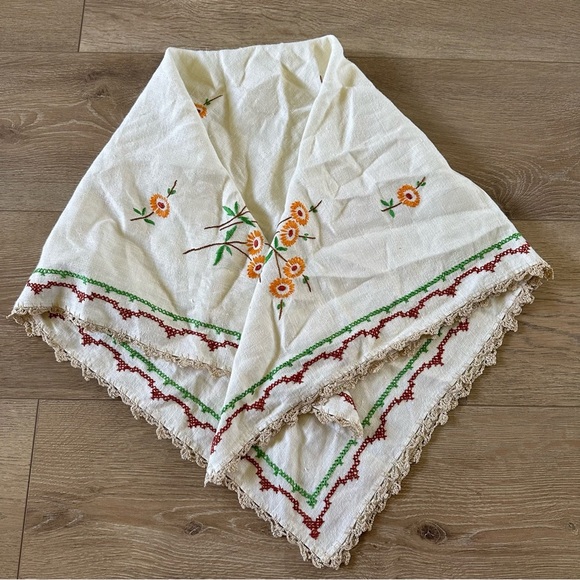 Vintage One of a kind Embroidered Scarf Tapestry Linen Crotchet - Picture 8 of 8